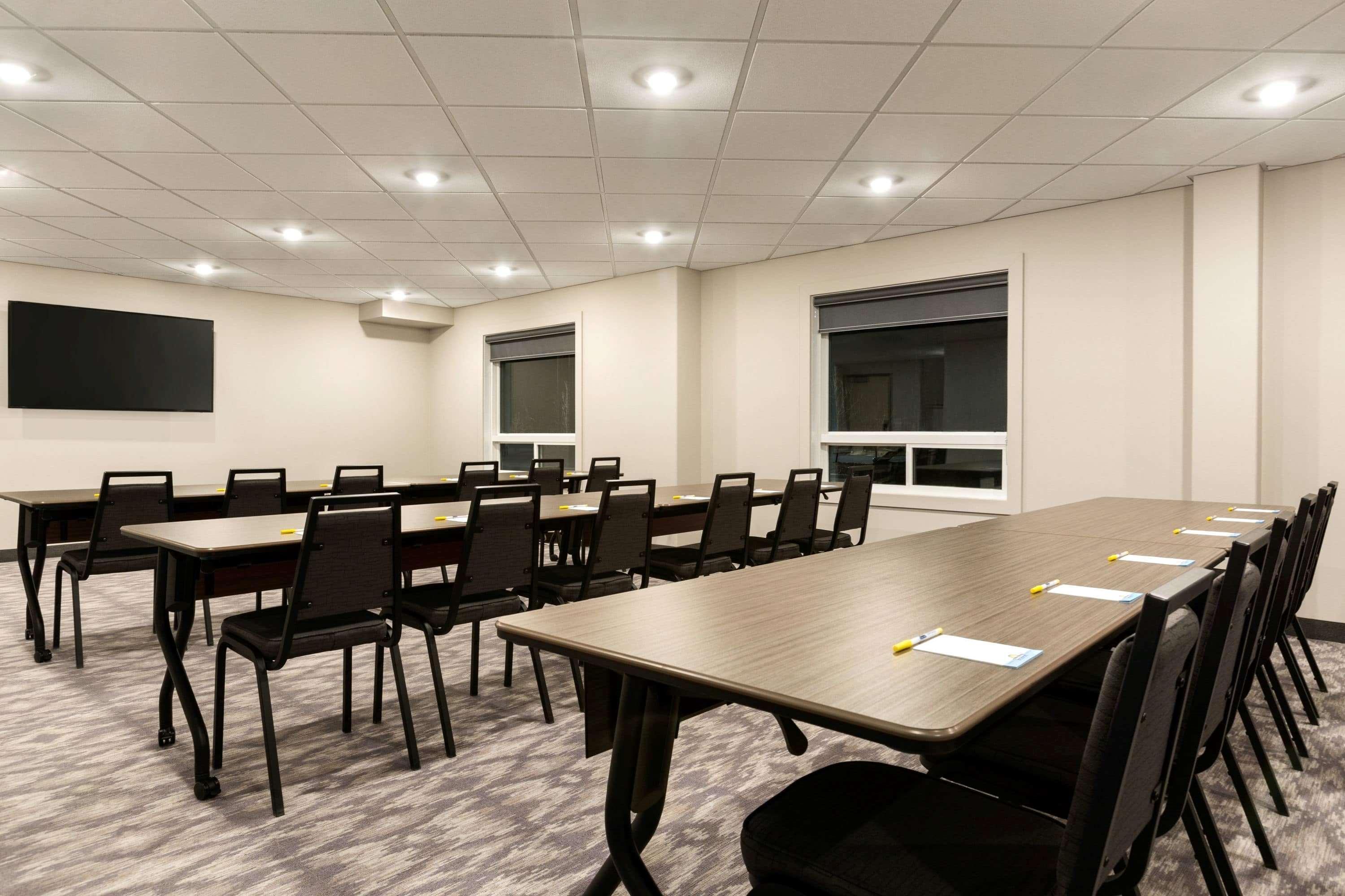 Days Inn By Wyndham Calgary North Balzac Esterno foto