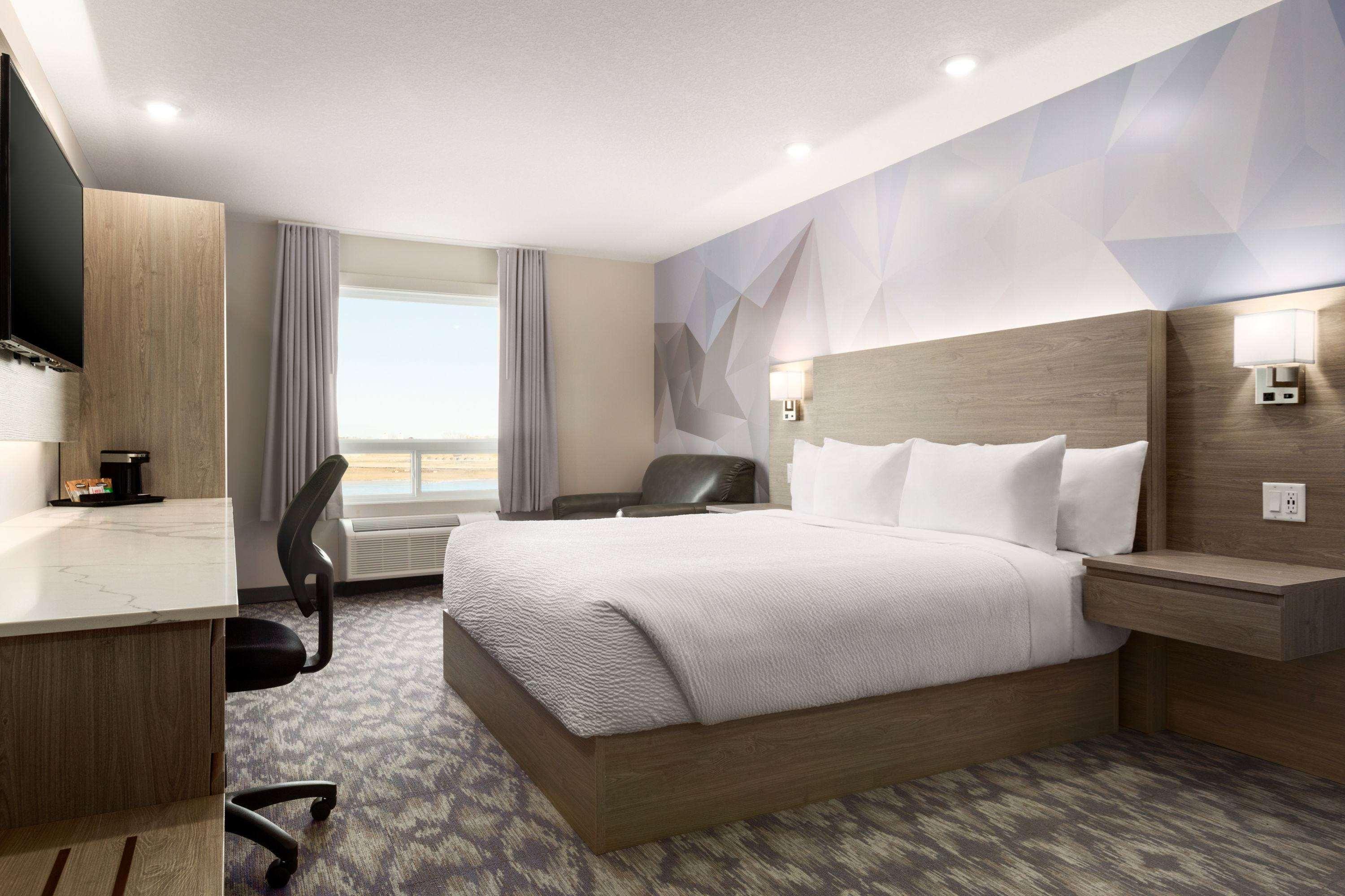 Days Inn By Wyndham Calgary North Balzac Esterno foto