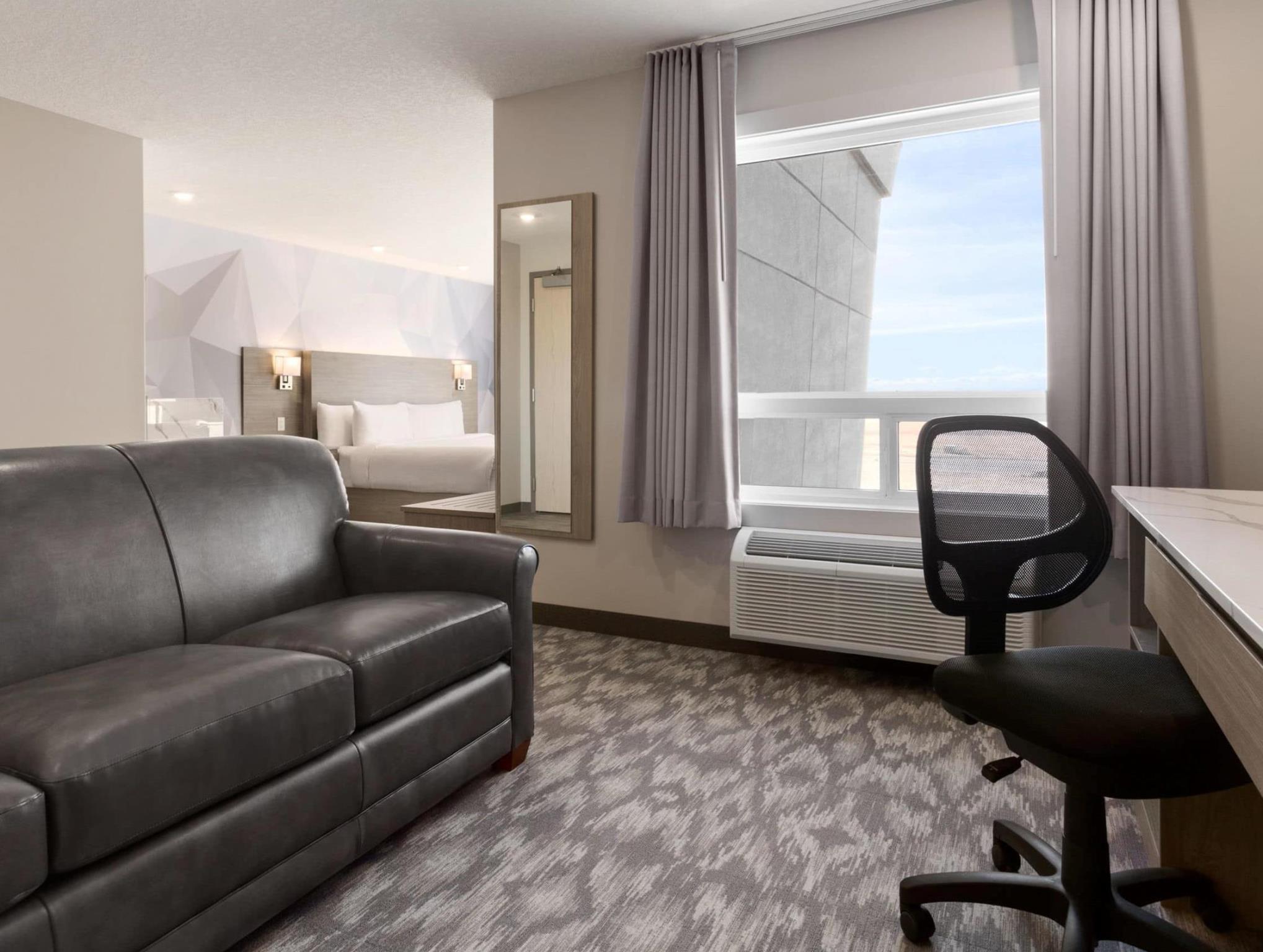 Days Inn By Wyndham Calgary North Balzac Esterno foto