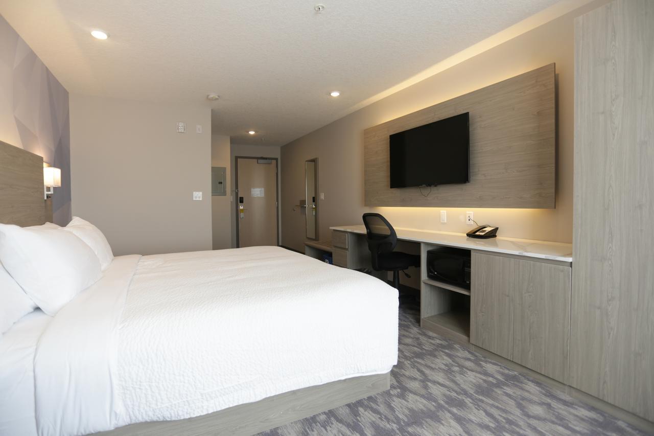 Days Inn By Wyndham Calgary North Balzac Esterno foto