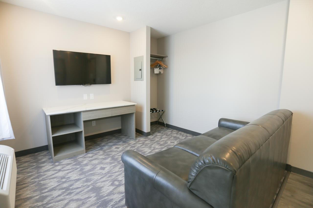 Days Inn By Wyndham Calgary North Balzac Esterno foto