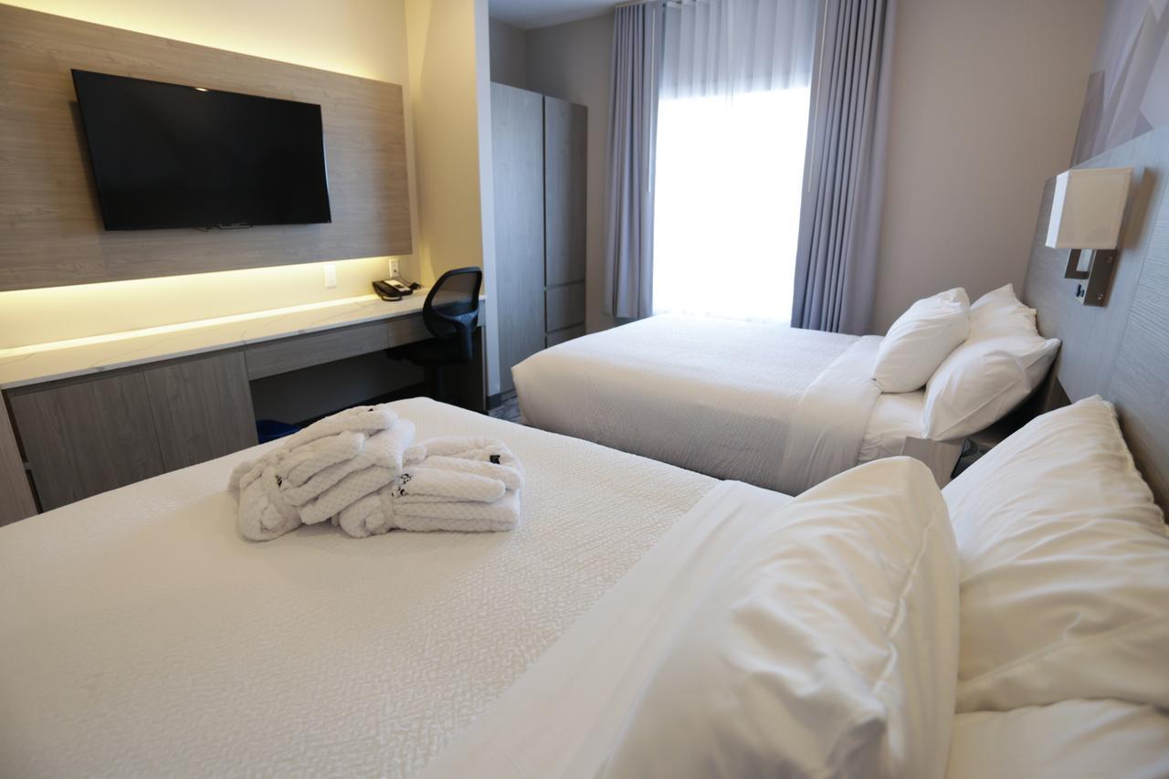 Days Inn By Wyndham Calgary North Balzac Esterno foto